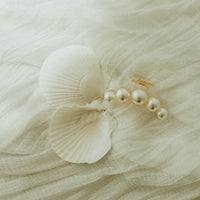 hera pearl hair clip