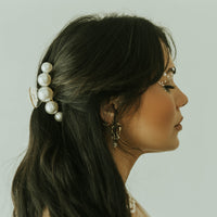 hera pearl hair clip