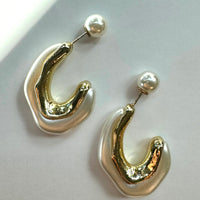 lola golden pearl earrings